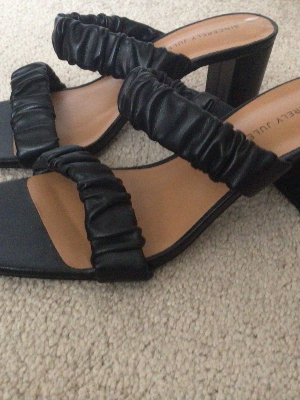 SINCERELY JULES “KATIE” BLACK BLOCK HEEL RUCHED STRAP SANDALS- SIZE -8.5